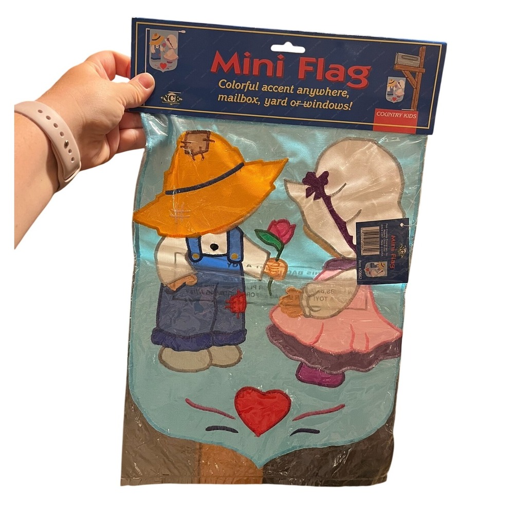 Country Kids Vintage‎ Amish Mini Flag Colorful Mailbox Window Garden